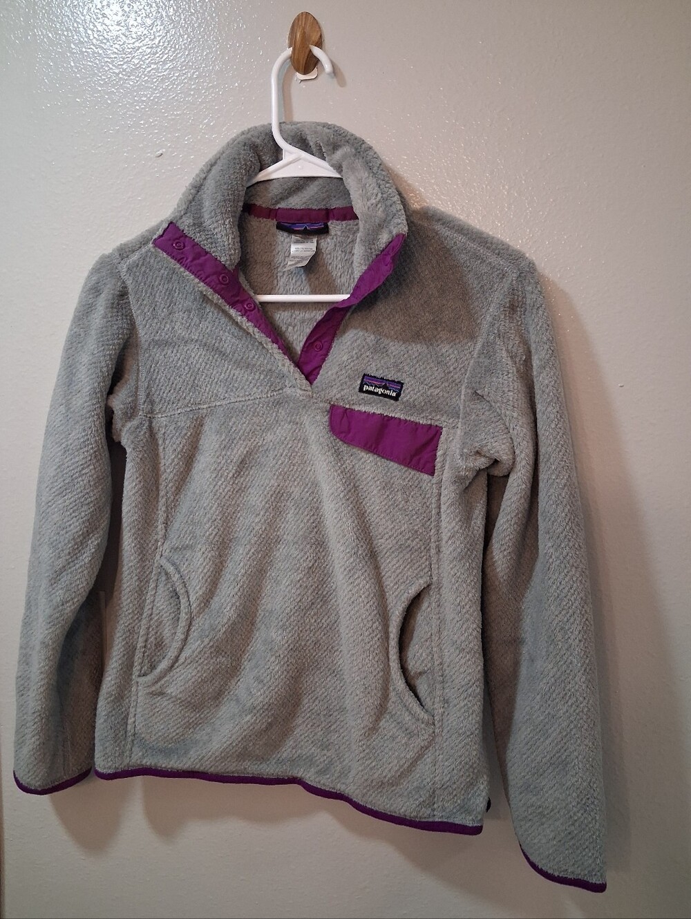 Patagonia Women's Gray Fleece Pullover with Purple Trim